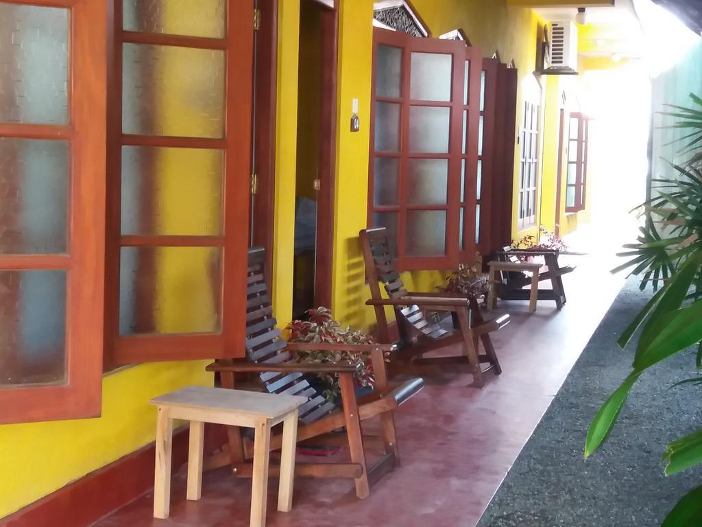 希克杜沃 玛莉卡黄楼旅馆酒店 外观 照片